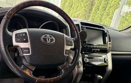 Toyota Land Cruiser 200, 2013 год, 4 500 000 рублей, 7 фотография