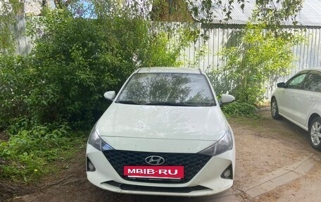 Hyundai Solaris II рестайлинг, 2020 год, 1 500 000 рублей, 2 фотография