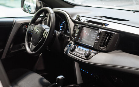 Toyota RAV4, 2018 год, 2 951 000 рублей, 13 фотография