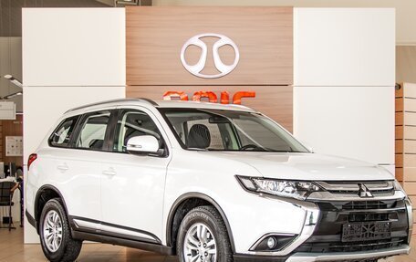Mitsubishi Outlander III рестайлинг 3, 2018 год, 1 655 000 рублей, 3 фотография