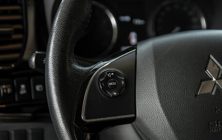 Mitsubishi Outlander III рестайлинг 3, 2018 год, 1 655 000 рублей, 10 фотография