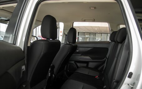 Mitsubishi Outlander III рестайлинг 3, 2018 год, 1 655 000 рублей, 19 фотография