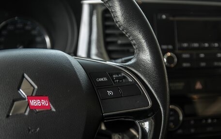Mitsubishi Outlander III рестайлинг 3, 2018 год, 1 655 000 рублей, 11 фотография
