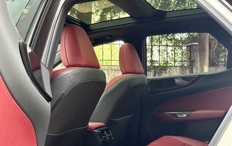 Lexus NX, 2022 год, 4 300 000 рублей, 8 фотография
