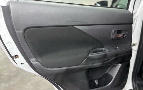 Mitsubishi Outlander III рестайлинг 3, 2012 год, 1 297 000 рублей, 23 фотография