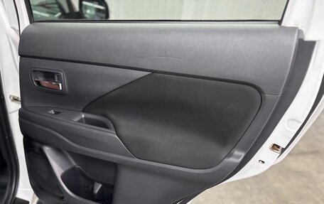 Mitsubishi Outlander III рестайлинг 3, 2012 год, 1 297 000 рублей, 24 фотография