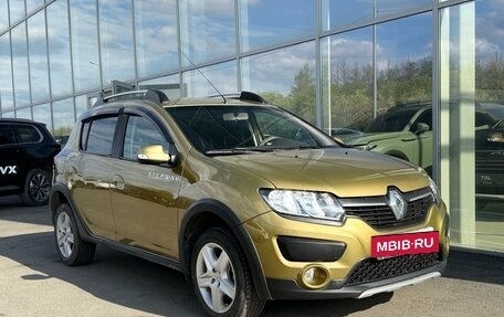 Renault Sandero II рестайлинг, 2015 год, 898 000 рублей, 3 фотография