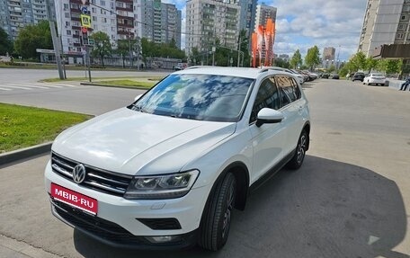 Volkswagen Tiguan II, 2018 год, 1 820 000 рублей, 1 фотография