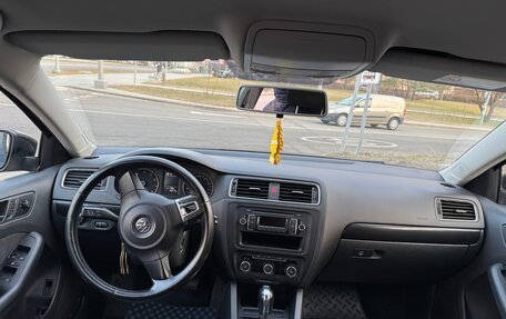 Volkswagen Jetta VI, 2012 год, 1 000 000 рублей, 5 фотография