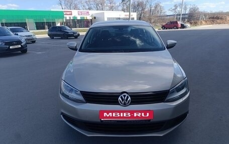Volkswagen Jetta VI, 2012 год, 900 000 рублей, 2 фотография