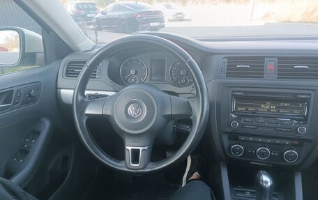 Volkswagen Jetta VI, 2012 год, 900 000 рублей, 17 фотография