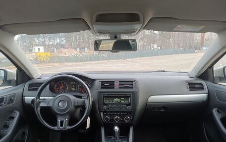 Volkswagen Jetta VI, 2012 год, 900 000 рублей, 15 фотография