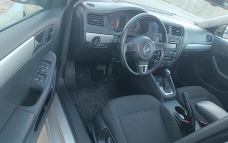 Volkswagen Jetta VI, 2012 год, 900 000 рублей, 13 фотография