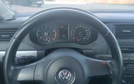 Volkswagen Jetta VI, 2012 год, 900 000 рублей, 18 фотография