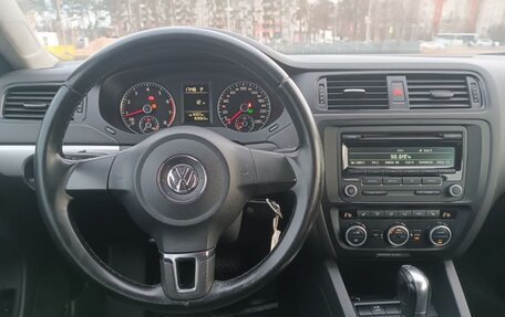 Volkswagen Jetta VI, 2012 год, 900 000 рублей, 16 фотография