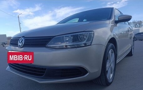 Volkswagen Jetta VI, 2012 год, 900 000 рублей, 10 фотография