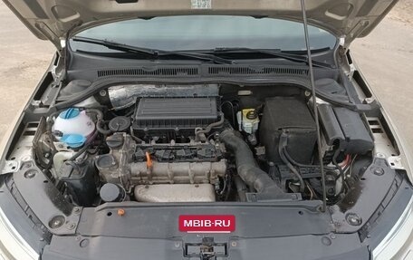 Volkswagen Jetta VI, 2012 год, 900 000 рублей, 24 фотография