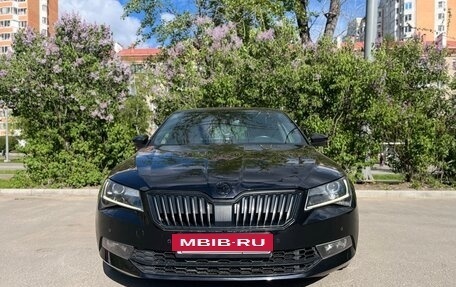 Skoda Superb III рестайлинг, 2017 год, 1 950 000 рублей, 18 фотография