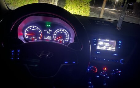 Hyundai Solaris II рестайлинг, 2018 год, 910 000 рублей, 12 фотография
