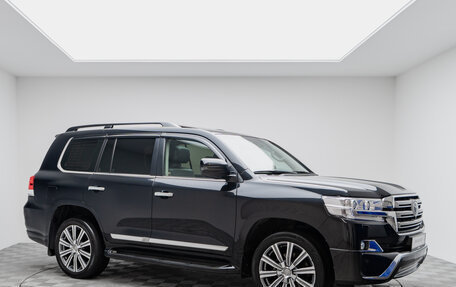 Toyota Land Cruiser 200, 2018 год, 6 870 000 рублей, 3 фотография