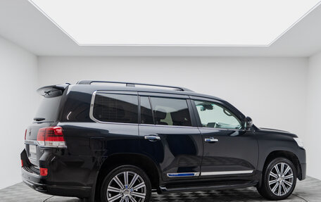 Toyota Land Cruiser 200, 2018 год, 6 870 000 рублей, 5 фотография
