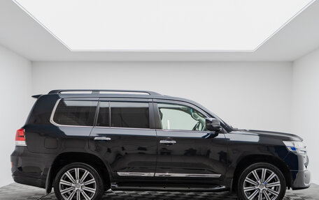Toyota Land Cruiser 200, 2018 год, 6 870 000 рублей, 4 фотография