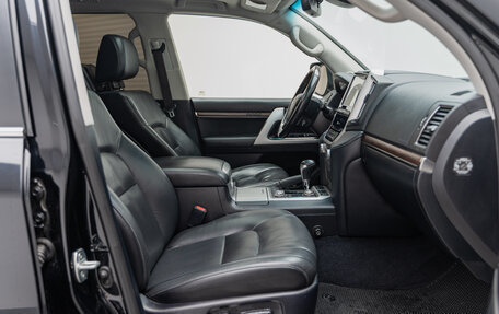 Toyota Land Cruiser 200, 2018 год, 6 870 000 рублей, 10 фотография