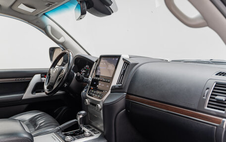 Toyota Land Cruiser 200, 2018 год, 6 870 000 рублей, 11 фотография