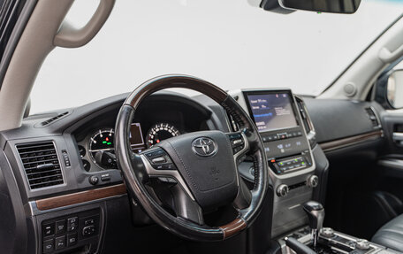 Toyota Land Cruiser 200, 2018 год, 6 870 000 рублей, 9 фотография