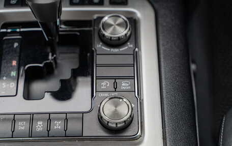 Toyota Land Cruiser 200, 2018 год, 6 870 000 рублей, 26 фотография