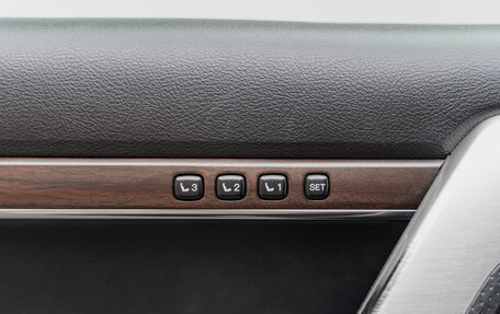 Toyota Land Cruiser 200, 2018 год, 6 870 000 рублей, 24 фотография