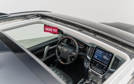 Toyota Land Cruiser 200, 2018 год, 6 870 000 рублей, 28 фотография