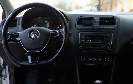 Volkswagen Polo VI (EU Market), 2015 год, 1 080 000 рублей, 11 фотография