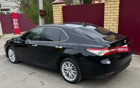 Toyota Camry, 2019 год, 3 160 000 рублей, 10 фотография