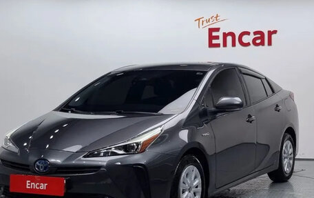 Toyota Prius IV XW50, 2022 год, 1 905 000 рублей, 2 фотография