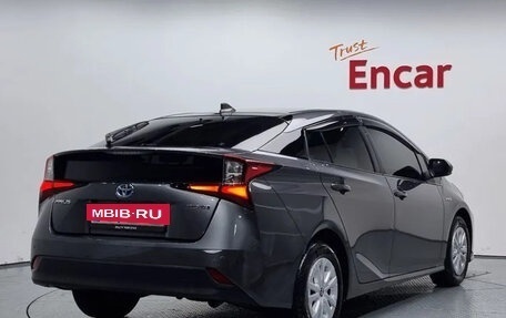 Toyota Prius IV XW50, 2022 год, 1 905 000 рублей, 3 фотография