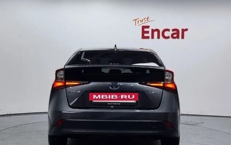 Toyota Prius IV XW50, 2022 год, 1 905 000 рублей, 4 фотография