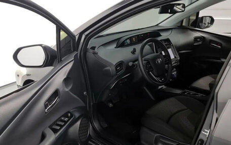 Toyota Prius IV XW50, 2022 год, 1 905 000 рублей, 9 фотография