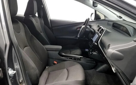 Toyota Prius IV XW50, 2022 год, 1 905 000 рублей, 8 фотография