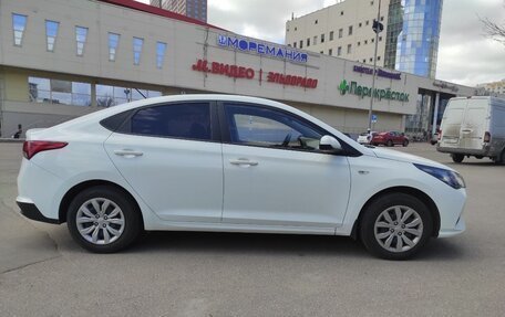 Hyundai Solaris II рестайлинг, 2020 год, 1 750 000 рублей, 3 фотография