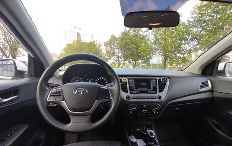 Hyundai Solaris II рестайлинг, 2020 год, 1 750 000 рублей, 7 фотография
