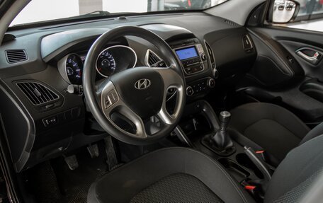 Hyundai ix35 I рестайлинг, 2013 год, 995 000 рублей, 9 фотография