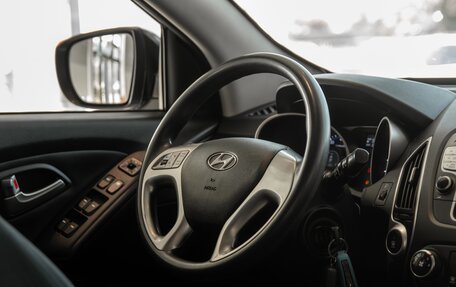 Hyundai ix35 I рестайлинг, 2013 год, 995 000 рублей, 10 фотография
