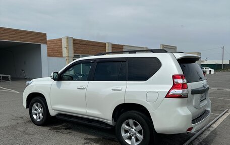 Toyota Land Cruiser Prado 150 рестайлинг 2, 2014 год, 3 290 000 рублей, 4 фотография