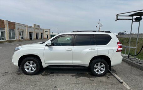 Toyota Land Cruiser Prado 150 рестайлинг 2, 2014 год, 3 290 000 рублей, 7 фотография
