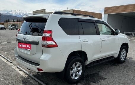 Toyota Land Cruiser Prado 150 рестайлинг 2, 2014 год, 3 290 000 рублей, 6 фотография