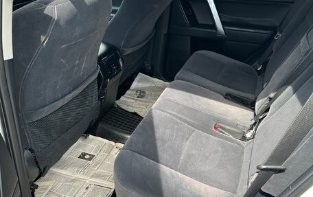 Toyota Land Cruiser Prado 150 рестайлинг 2, 2014 год, 3 290 000 рублей, 10 фотография