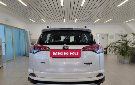 Toyota RAV4, 2017 год, 2 140 000 рублей, 4 фотография