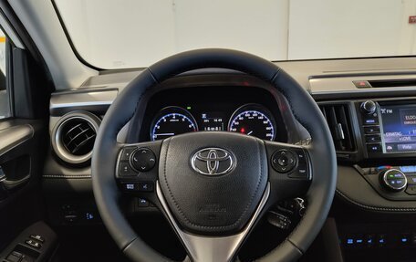 Toyota RAV4, 2017 год, 2 140 000 рублей, 14 фотография