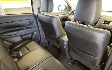 Mitsubishi Outlander III рестайлинг 3, 2013 год, 1 319 000 рублей, 6 фотография